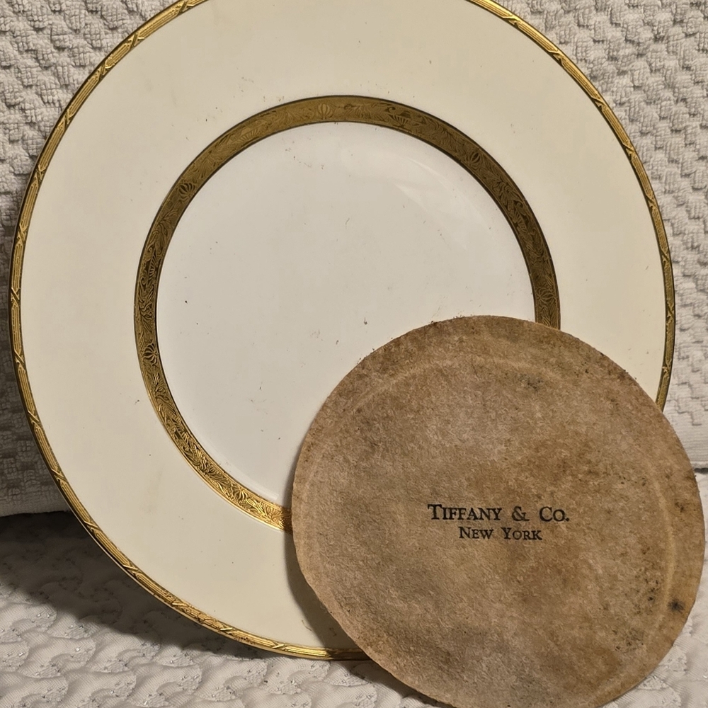 Tiffany & Co. White Dinner Plate with Gold Trim - Picture 1 of 4